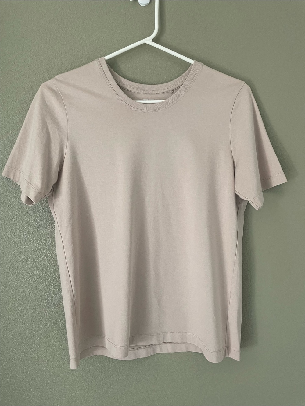 Uniqlo Women’s Crew Neck Beige Blush  T-Shirt Size Small